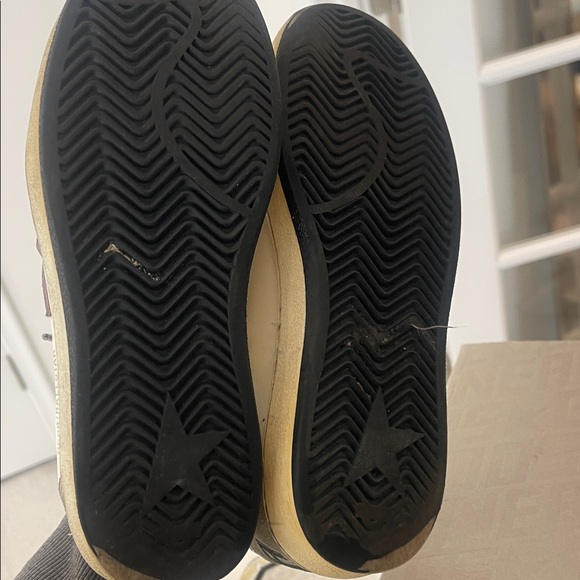 Golden Goose White and Gray Sneakers with Star Detail - Picture 4 of 5